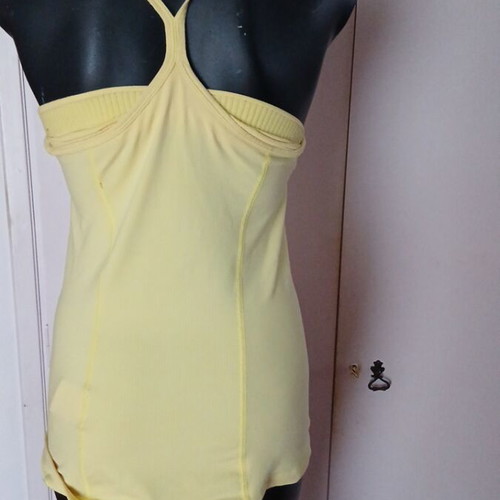 Acme sports top like new, yellow, size M
