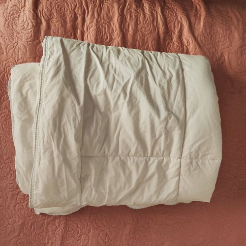 Kentia baby crib set used with quilt and 2 Nef-Nef sheet sets