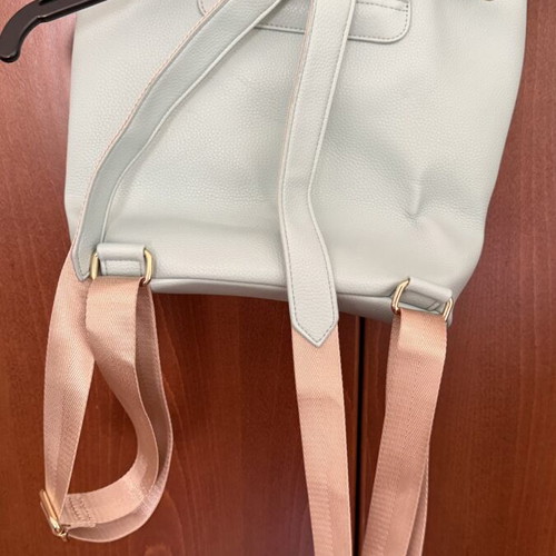 Axel backpack like new