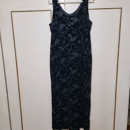 Black Velvet Embossed Dress Bill Cost like new size M