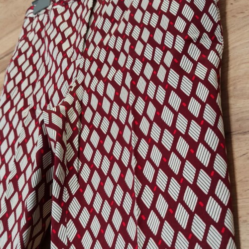 Zara pants with geometric pattern new, burgundy and white