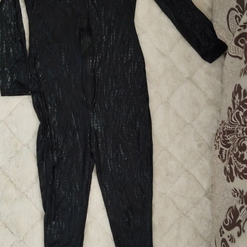 Black jumpsuit like new, size L, front zipper with tulle
