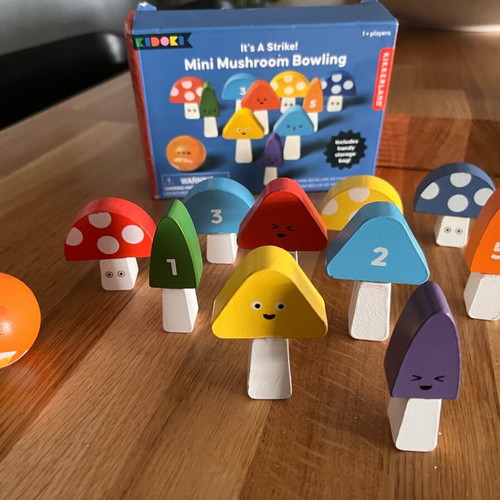 Mini Mushroom Bowling Kidoki Kikkerland like new wooden set