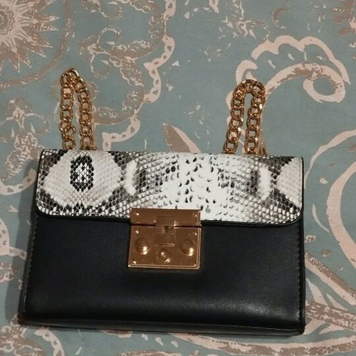 Small shoulder bag like new with croco details and chain strap