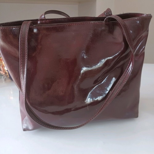 Thiros women's medium bag burgundy patent leather like new with zipper