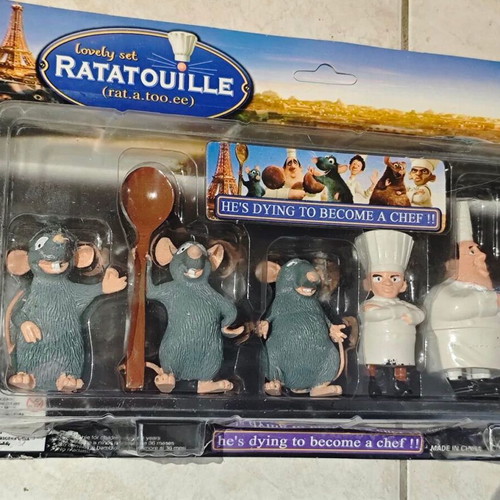 Ratatouille Disney figure set like new, collectible