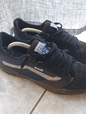 Vans EVDNT Ultimate Waffle sneakers black/true blue