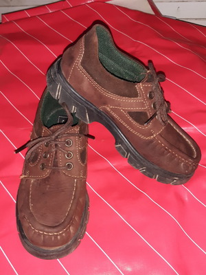 Μοκασίνι παιδικό Νο30 καστόρι καφέ σε άριστη κατάσταση