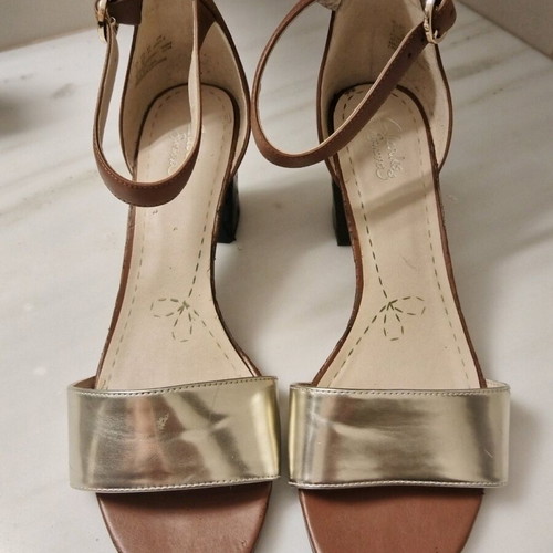 Clarks women's sandals used with square heel brown and gold