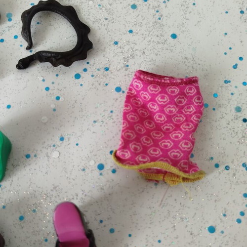 Monster High & Ever After High assorted clothes and accessories lot