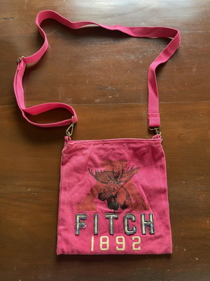 Abercrombie & Fitch Vintage Crossbody Bag fuchsia like new