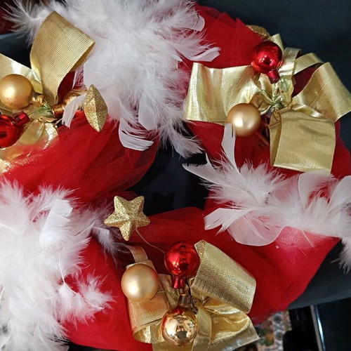 Christmas wreath with glass baubles like new