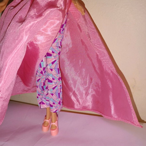 Barbie Jewel Girl 2000 like new, collectible with Ever-Flex mechanism