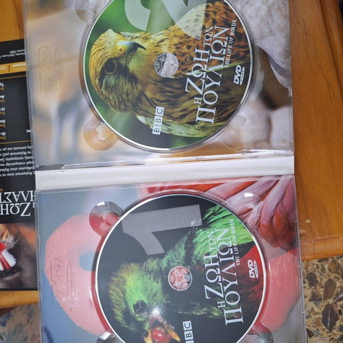 The Life Encyclopedia DVD set like new, 16 discs, dubbed