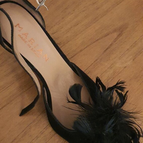 Marian Spanish black leather high heels size 38 new with real feather