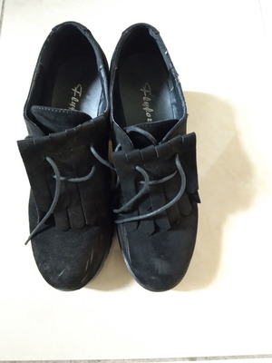 Suede γυναικεία παπούτσια μεταχειρισμένα, μέγεθος 39, μαύρα