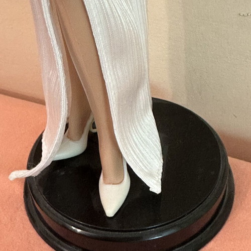 Barbie Collector Dynasty Krystle Doll Mattel 2010 like new