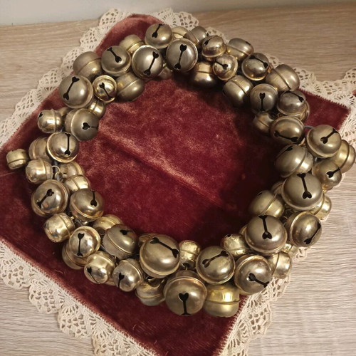 Christmas wreath with bells like new