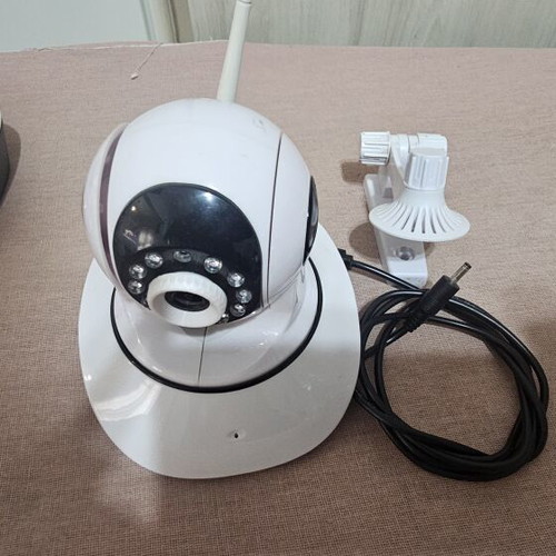 Avidsen Visia Motorized IP Camera 720p used, with power supply and mount