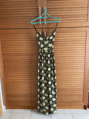 Maxi floral dress P12 Woman Clothing size M/L like new