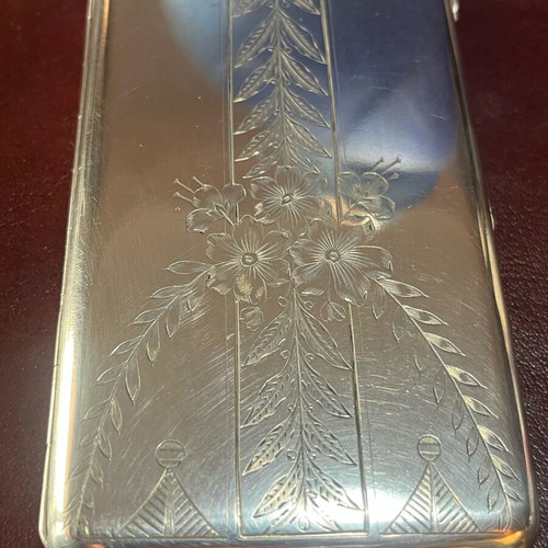 Silver cigarette case used with red stone and gold plating