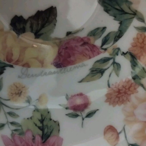 Floral tea cup like new