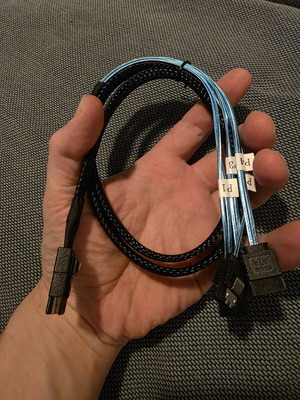 Mini SAS SFF-8087 to 4x SATA 3.0 cables new, pack of 4