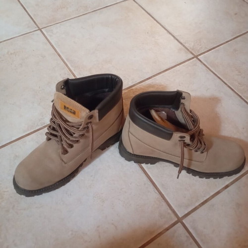 Roadsign hiking ankle boots size 40 beige new