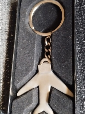 Airplane keychain new, silver