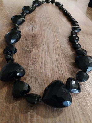 Women's necklace with black hearts new