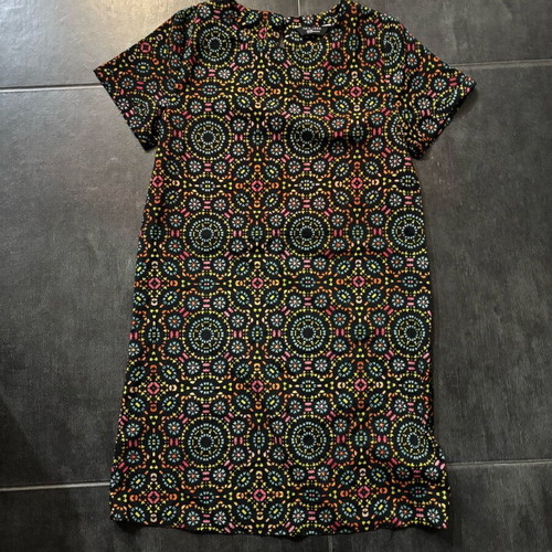 Black short-sleeve dress like new with colorful boho geometric pattern
