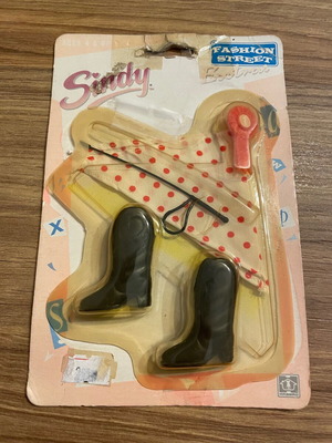 Vintage Sindy Hasbro 1988 Fashion Street Extras "Riding Along" καινούργιο