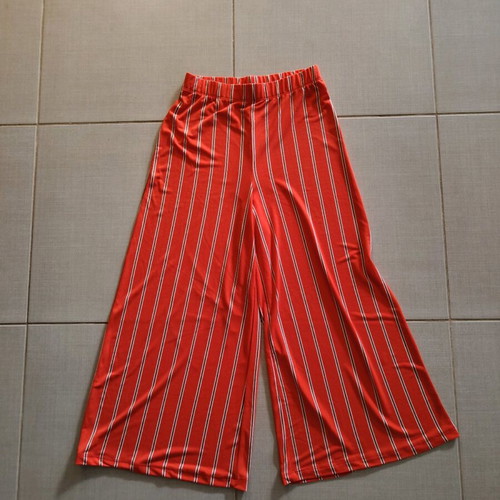 Pink Woman high-waisted elastic pants