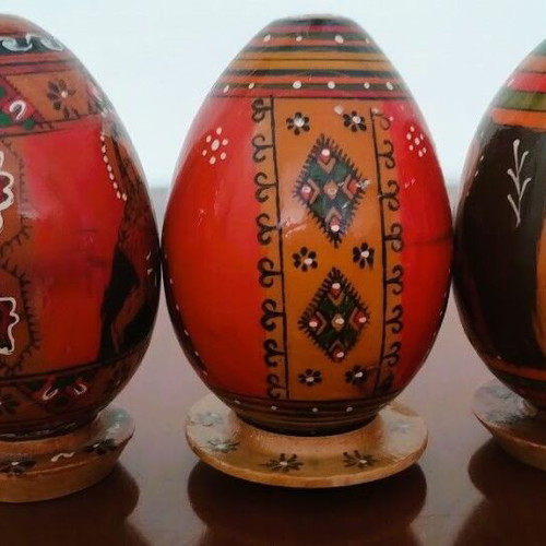3 HAND-PAINTED EGGS