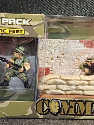 Commando Micro-Icon Mega Pack καινούργιο με 4 φιγούρες και πλαστικό διοράμα