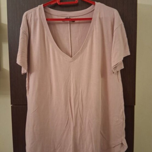 Clothing bundle like new, size large