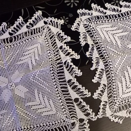 Handmade crochet table linens set of 2 like new