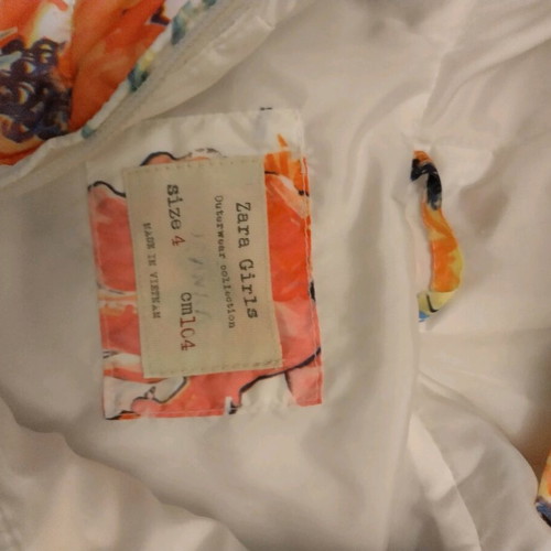 Zara sleeveless vest jacket like new for age 4, size 104 cm