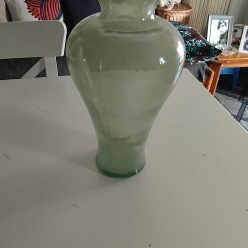 Green solid vase 40 centimeters like new