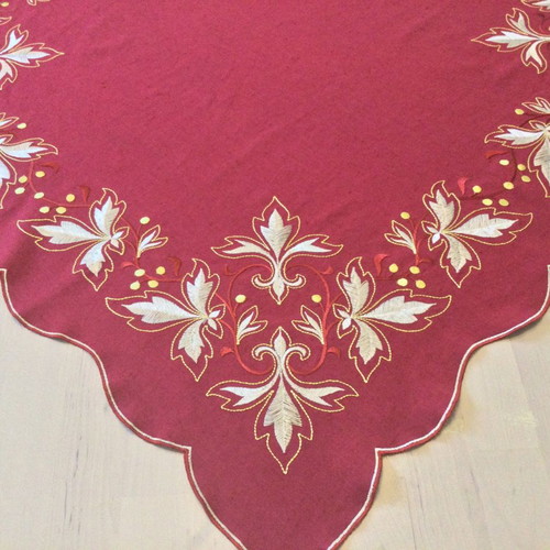 Set of 4 Christmas tablecloths and table runner semeni new
