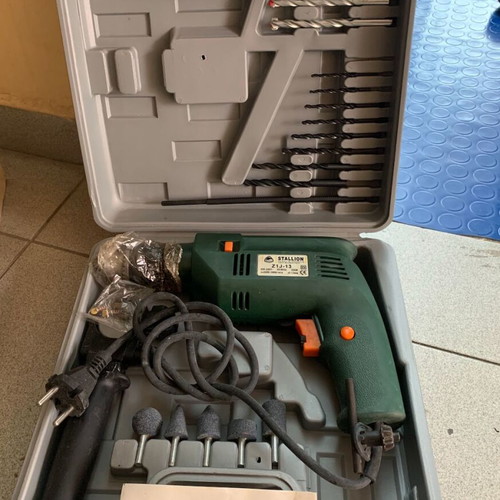 Complete Set of Electric and Manual Tools like new, ideal for craftsmen