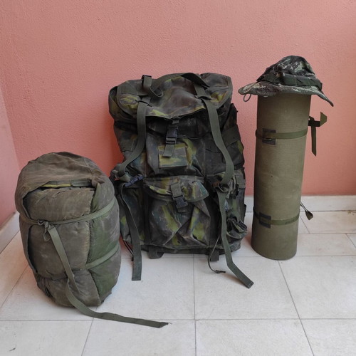 Special Forces lot: bergen, liner, sleeping bag, hat