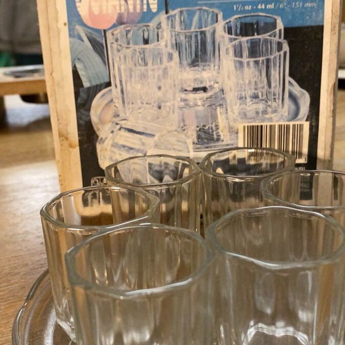 Set of 6 Glass Shot Glasses with Tray like new