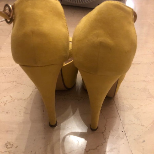 Yellow suede sandals like new, 14cm heel, size 37