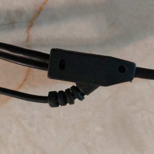 Motorola HS700 Stereo Handsfree like new, original accessory for V3 Razr