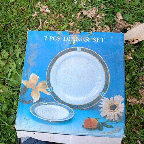 Porcelain plates set of 7 pieces like new