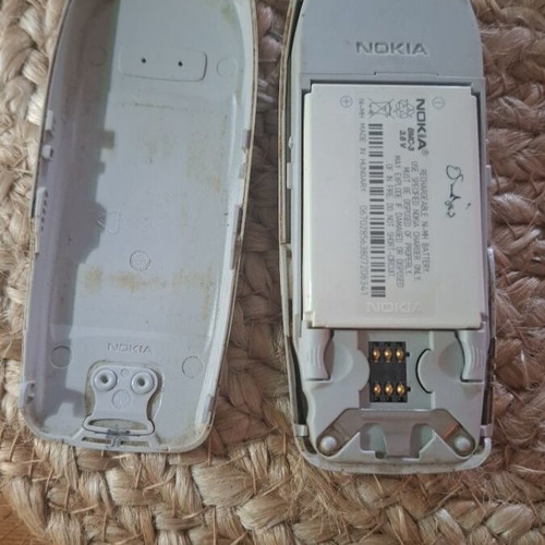 Nokia 3330 used without battery and charger