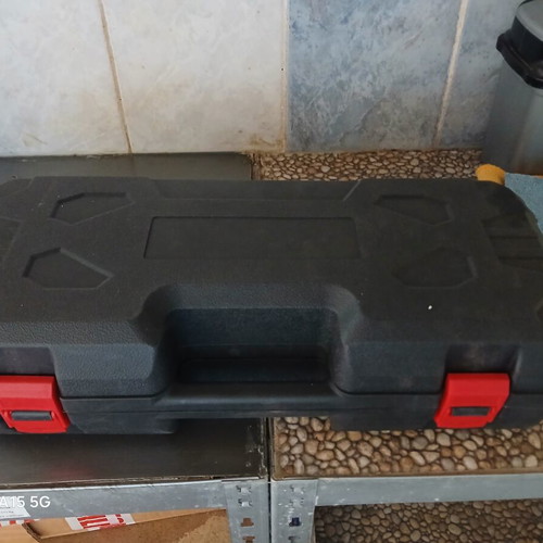Battery-Powered Pruning Chainsaw with 2 Batteries 40kW and Charger