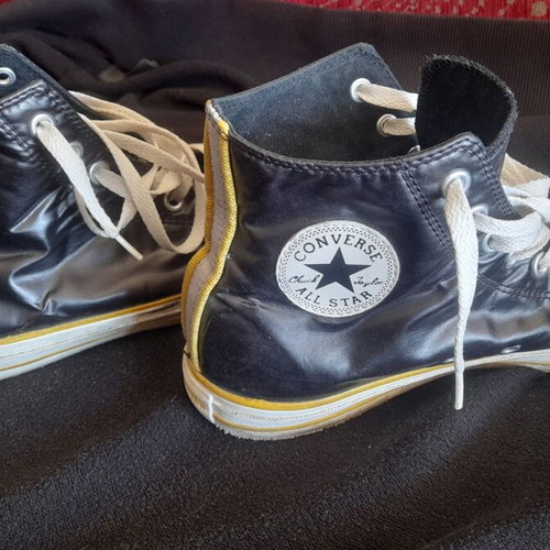 Converse All Star High Top sneakers used, size 42.5, black with yellow accents