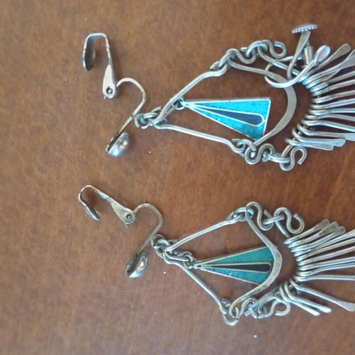 Clip-on dangling earrings like new